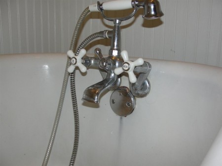 Plumbing - cross connection at tub